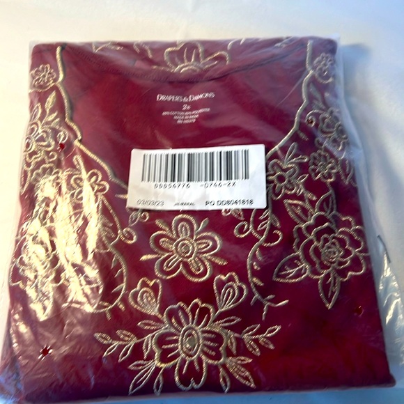 Draper’s & Damon’s Stunning Embroidered Top - Picture 2 of 8